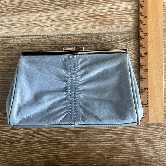 Vintage Light Blue Leather Etienne Aigner change purse/wallet or small clutch. - Picture 4 of 6